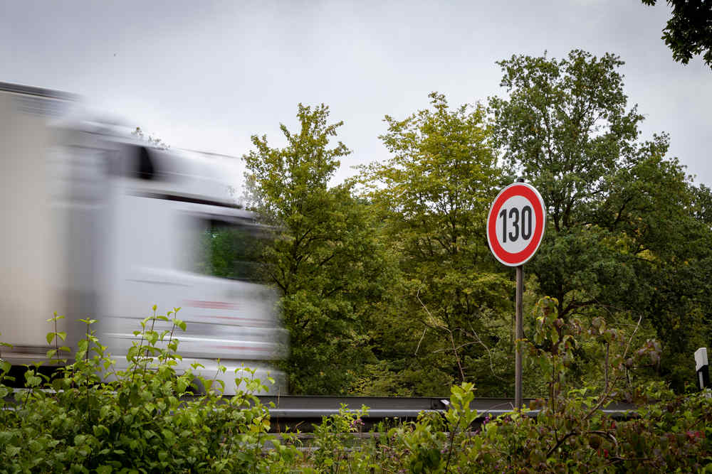 speed-limit-sign-130-autobahn-highway